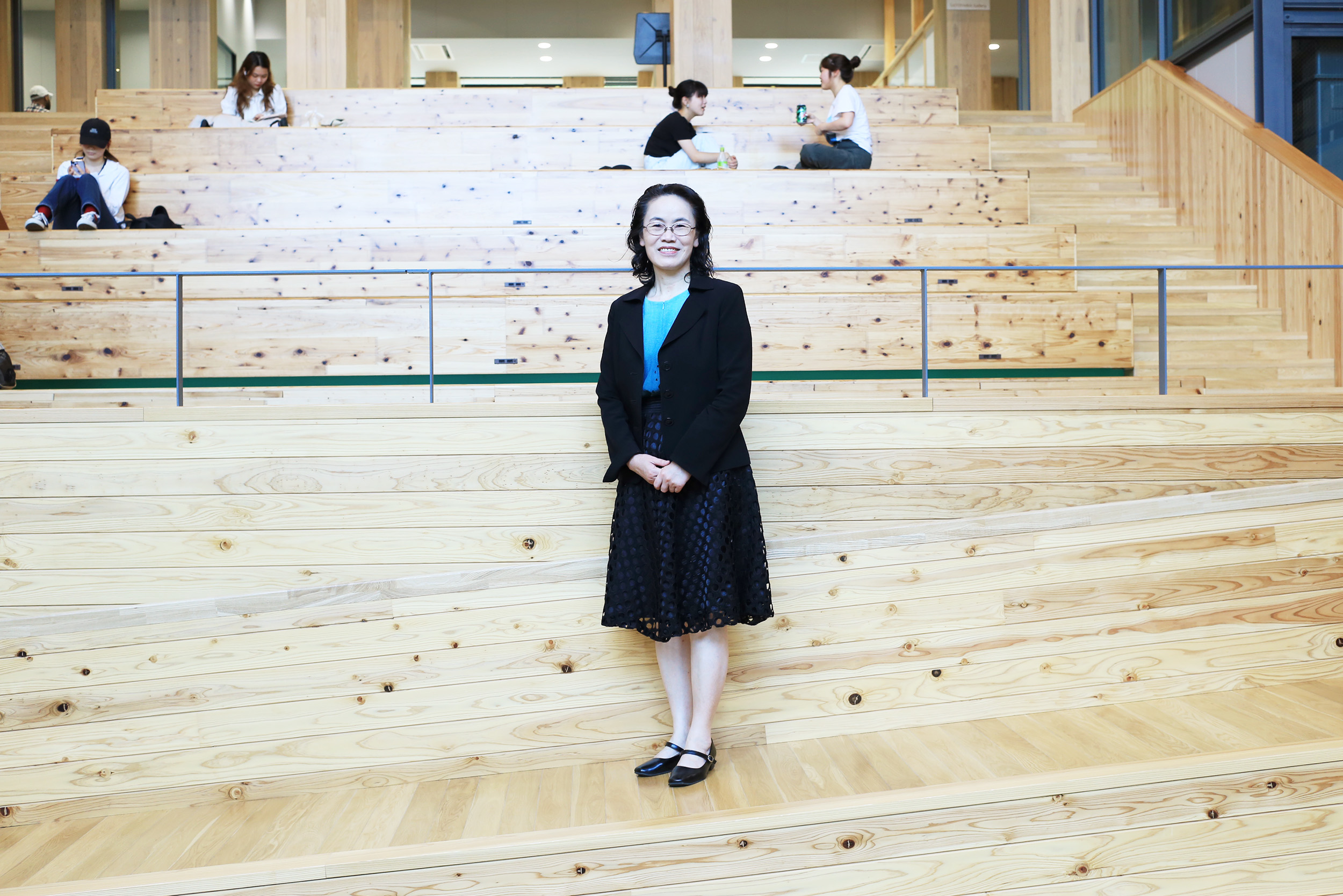 全国初のサステイナビリティ観光学部で立命館アジア太平洋大学（APU）が目指すもの。大分県産材を使った木造校舎「グリーンコモンズ」（第1回